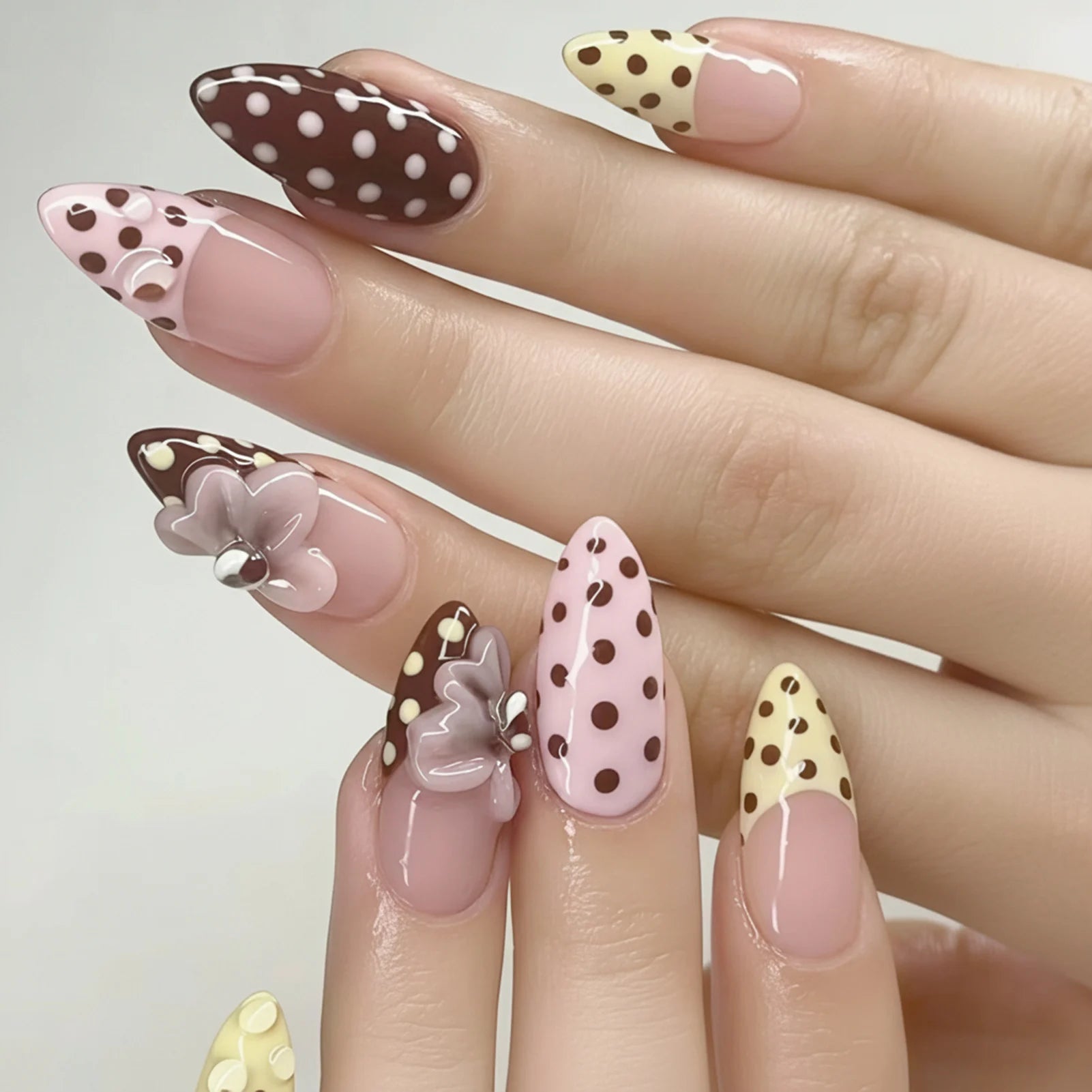 30Pcs French Cat-Eye Fake Nails Lace Music Notes Vine Bowknot Polka Dot Fake Nails Wearable Full Cover Nails Tips False Nails